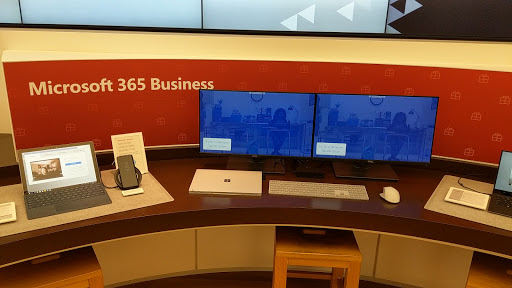 Computer Store «Microsoft Store - St. Johns Town Center», reviews and photos, 4791 River City Dr #113, Jacksonville, FL 32246, USA