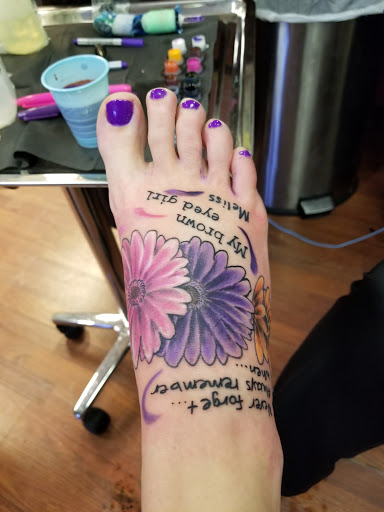 Tattoo Shop «Dixie Tattoo Company», reviews and photos, 5324 Dixie Hwy, Waterford Twp, MI 48329, USA