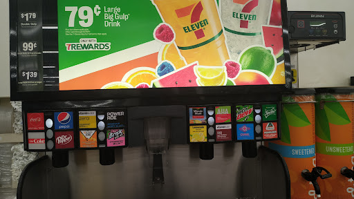 Convenience Store «7-Eleven», reviews and photos, 6800 W 16th Ave, Hialeah, FL 33014, USA