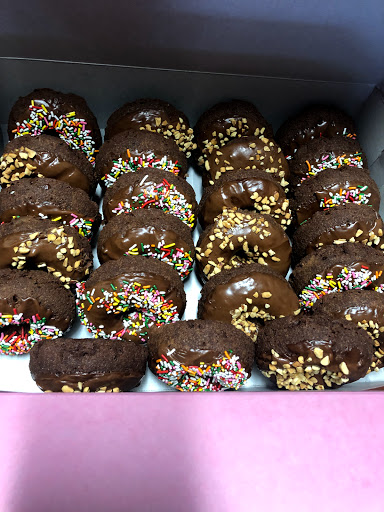 Donut Shop «Yummy Donuts & Croissants», reviews and photos, 13439 Osborne St # 12, Arleta, CA 91331, USA