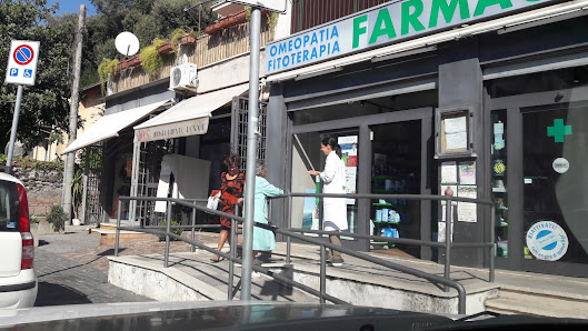 Farmacia Amirkhanian Via IV Novembre, 42, 00069 Trevignano Romano RM, Italia