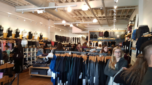 lululemon, 3506 S Peoria Ave, Tulsa, OK 74105, USA, 