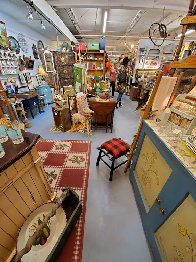 Flea Body's Antique Mall