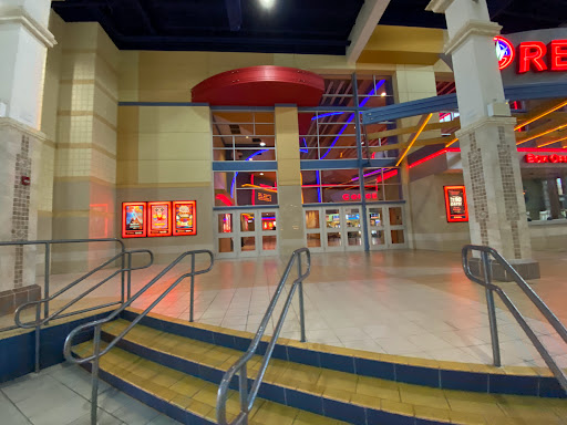 Movie Theater «Regal Cinemas Southland Mall 16», reviews and photos, 20505 S Dixie Hwy, Cutler Bay, FL 33189, USA