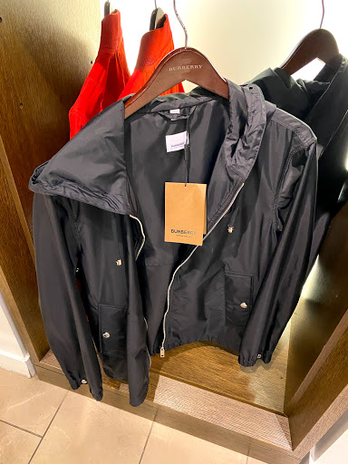 Clothing Store «Burberry Outlet», reviews and photos, 5220 Fashion Outlets Way, Rosemont, IL 60018, USA
