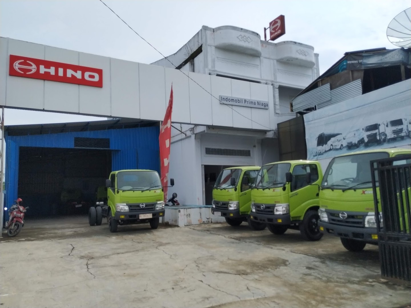 Dealer Hino Photo