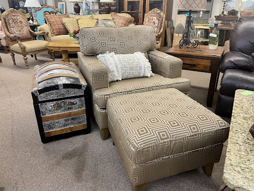 Consignment Shop «Refabulous Furnishings», reviews and photos, 2231 Vestal Pkwy W, Vestal, NY 13850, USA