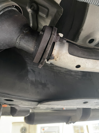 Auto Repair Shop «Huff Muffler of Brandon, LLC.», reviews and photos, 702 E Brandon Blvd, Brandon, FL 33511, USA