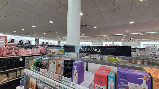 Hair Salon «Ulta Beauty», reviews and photos, 13955 Hall Rd, Shelby Charter Township, MI 48315, USA