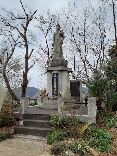 静岡空襲 戦禍犠牲者慰霊塔