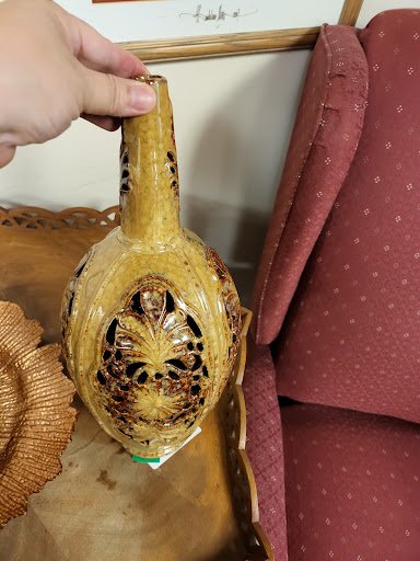 Consignment Shop «New Leaf Home Furnishings», reviews and photos, 2449 Pierce Dr #3, Spring Grove, IL 60081, USA