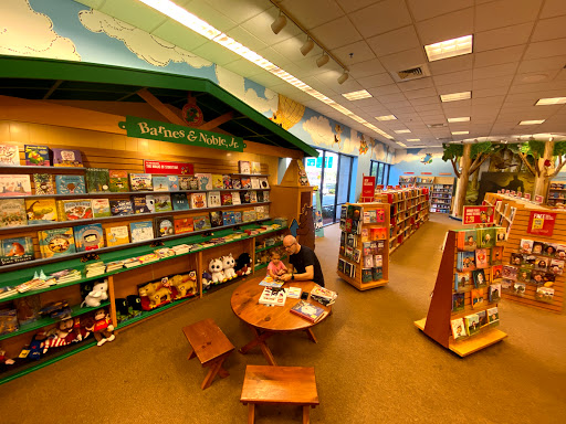 Book Store «Barnes & Noble», reviews and photos, 23654 US Hwy 19 N, Clearwater, FL 33765, USA