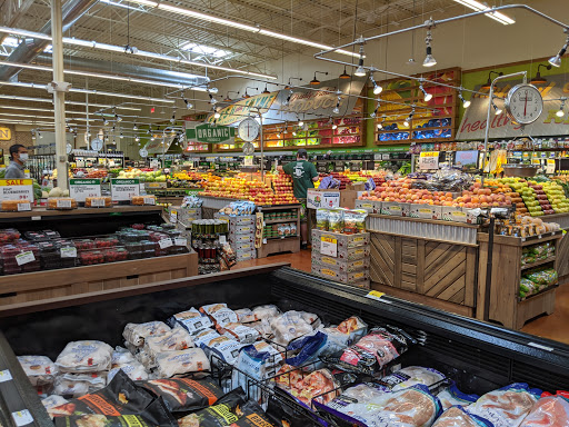 Grocery Store «Fresh Thyme Farmers Market- Downers Grove», reviews and photos, 325 Ogden Ave, Downers Grove, IL 60515, USA