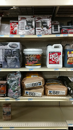 Home Improvement Store «Tractor Supply Co.», reviews and photos, 6818 S Scatterfield Rd, Anderson, IN 46013, USA