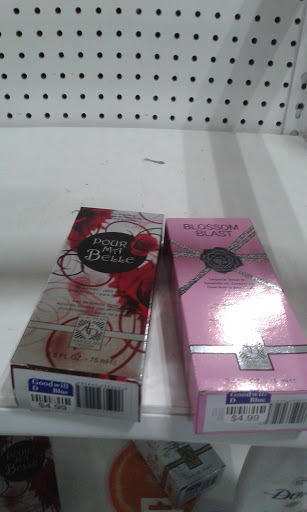 Thrift Store «Goodwill - Maplewood», reviews and photos, 2580 White Bear Ave, Maplewood, MN 55109, USA