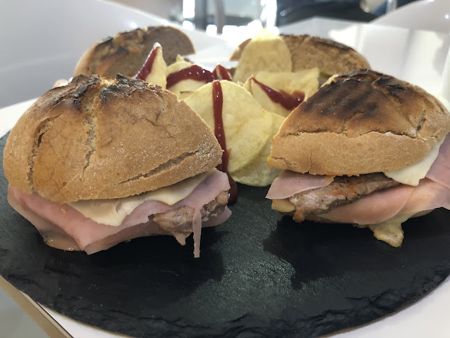 Avaliações doPão Quente Ponte Velha em Guimarães - Bar