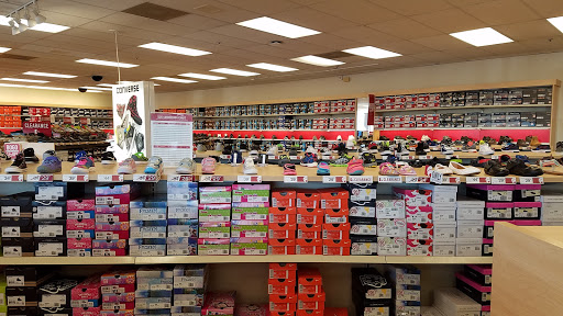 Shoe Store «Famous Footwear», reviews and photos, 10500 Ulmerton Rd, Largo, FL 33771, USA