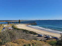 Zdjęcie Port Macquarie Beach z powierzchnią turkusowa czysta woda