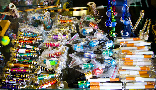 Tobacco Shop «The Bong Smoke Shop», reviews and photos, 225 Lancaster Dr SE, Salem, OR 97317, USA