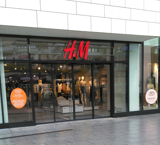 H&M