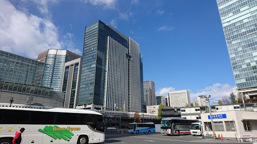 Tokyo Public 丸ノ内鍛冶橋駐車場