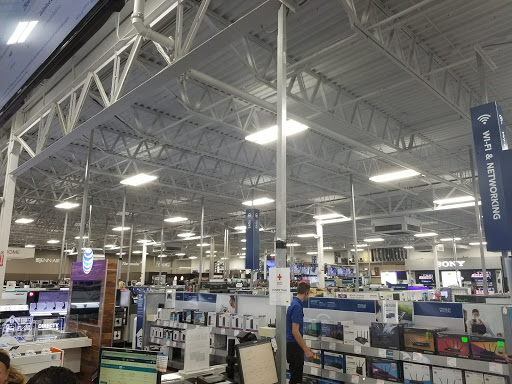 Electronics Store «Best Buy», reviews and photos, 4610 S 76th St, Greenfield, WI 53220, USA