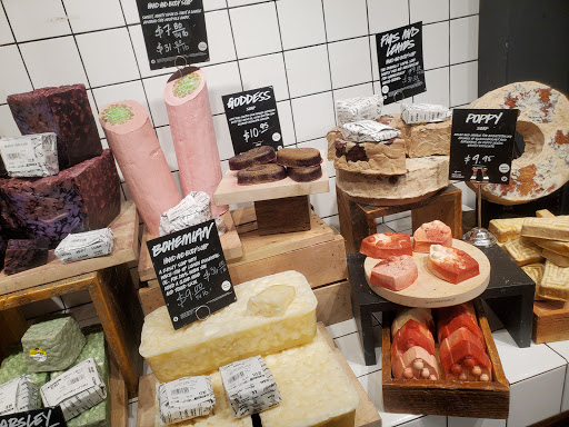 Cosmetics Store «lush fresh handmade cosmetics», reviews and photos, 9090 Destiny USA Dr, Syracuse, NY 13290, USA
