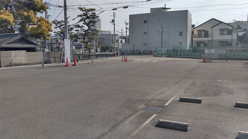 石清尾八幡宮駐車場