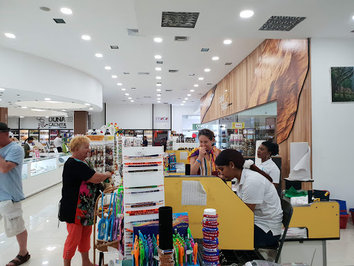 Tiendas para comprar ropa niños Punta Cana