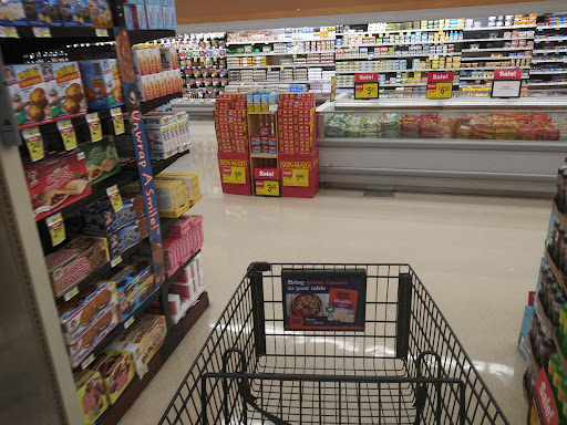 Grocery Store «Jewel-Osco», reviews and photos, 3124 N Lewis Ave, Waukegan, IL 60085, USA