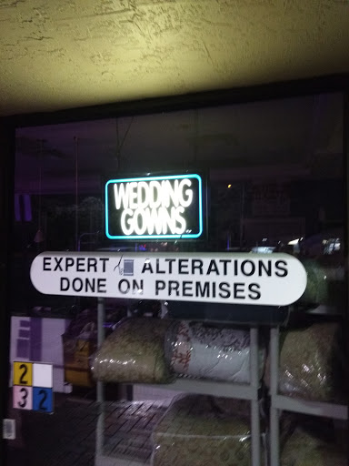 Dry Cleaner «Lori-Al Cleaners», reviews and photos, 1316 N University Dr, Coral Springs, FL 33071, USA