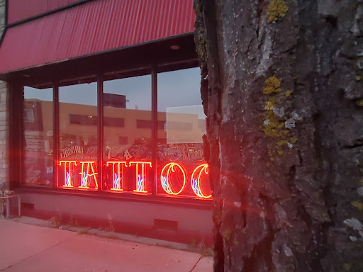 Tattoo Shop «7th Street Tattoo», reviews and photos, 961 7th St W, St Paul, MN 55102, USA