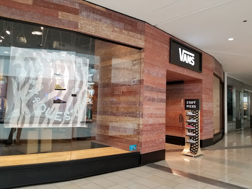 Shopping Mall «Glendale Galleria», reviews and photos, 100 W Broadway, Glendale, CA 91210, USA