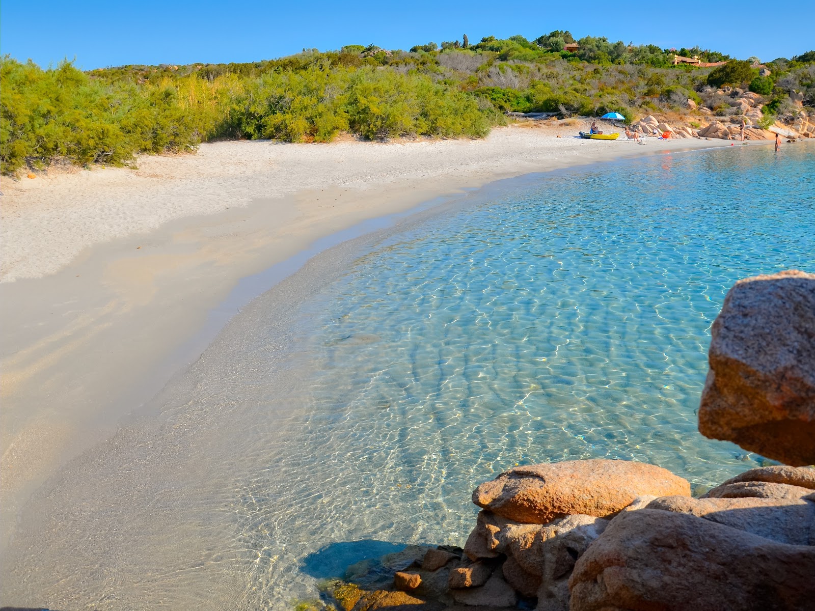 Foto di Spiaggia Piccolo Romazzino con più baie spaziose