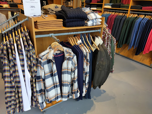 Magasin de vêtements pour hommes MCS Outlet, La Séguinière Outlet La Séguinière