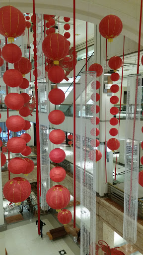 Shopping Mall «900 North Michigan Shops», reviews and photos, 900 N Michigan Ave, Chicago, IL 60611, USA