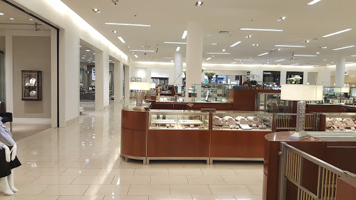 Department Store «Saks Fifth Avenue», reviews and photos, 1350 Polaris Pkwy, Columbus, OH 43240, USA