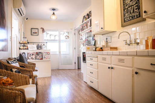 Hair Salon «D & H Hair Salon», reviews and photos, D & H Hair Salon, 14531 Big Basin Way, Saratoga, CA 95070, USA