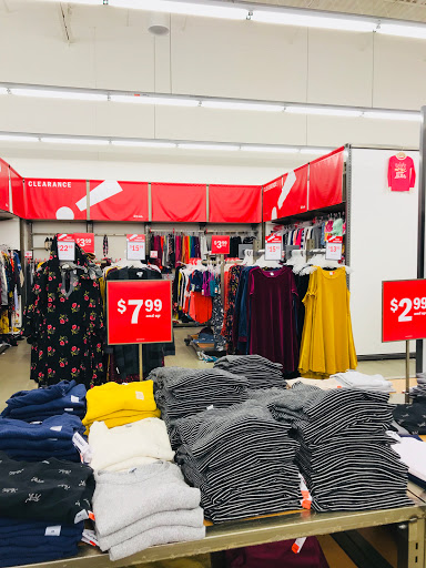 Clothing Store «Old Navy», reviews and photos, 141 Tuckahoe Rd, Sewell, NJ 08080, USA