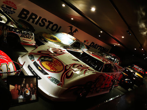 Sporting Goods Store «Bass Pro Shops», reviews and photos, 1935 S Campbell Ave, Springfield, MO 65807, USA