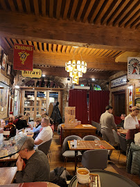 Atmosphère du Restaurant La Mère Maquerelle Bouchon Lyonnais - n°17