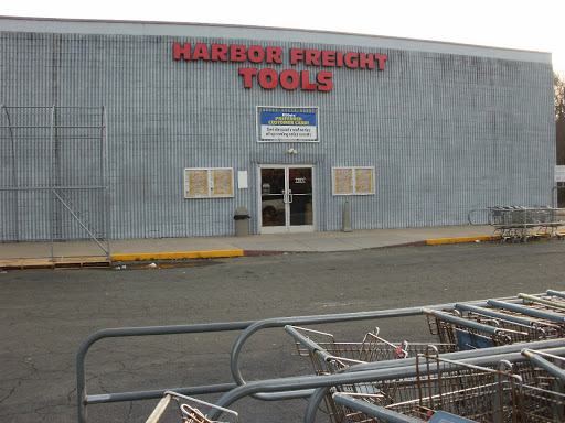 Harbor Freight Tools, 2000 Avondale Dr STE 104, Durham, NC 27704, USA, 