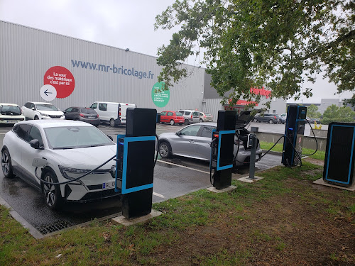 Borne de recharge de véhicules électriques Powerdot Charging Station Savenay