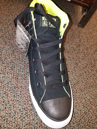 Shoe Store «Famous Footwear», reviews and photos, 26486 Ford Rd, Dearborn Heights, MI 48127, USA