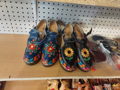 Flea Market «Shelby County Flea Market», reviews and photos, 820 Buck Creek Rd, Simpsonville, KY 40067, USA