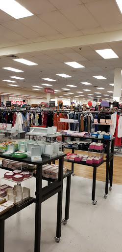 Department Store «T.J. Maxx», reviews and photos, 1 Worcester Rd, Framingham, MA 01701, USA