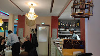 Atmosphère du Restaurant Chez Léon à L'Haÿ-les-Roses - n°3