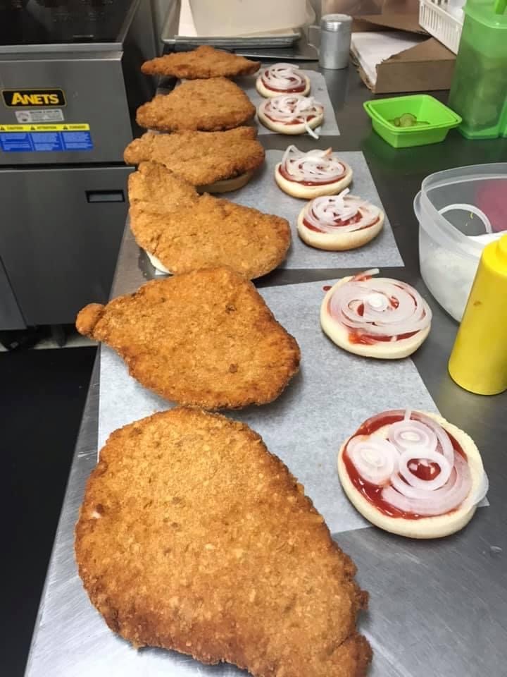 Chommy's Bar & Grill 52554