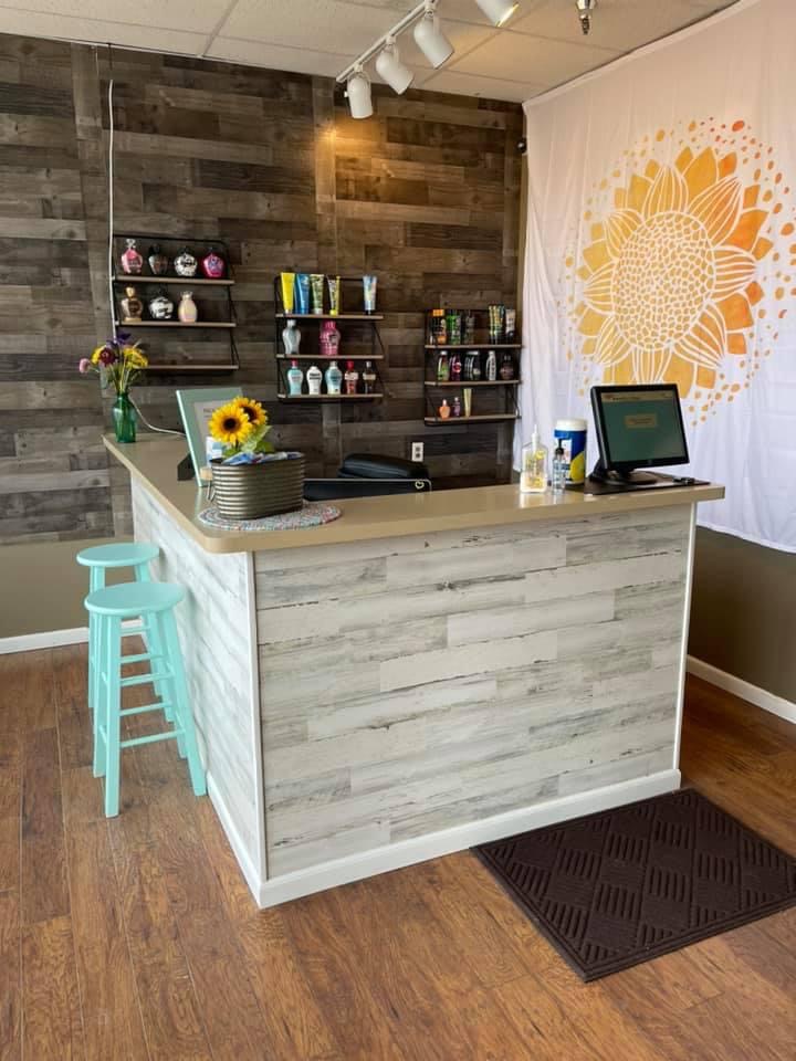 Apres Soleil Tanning Studio 56201