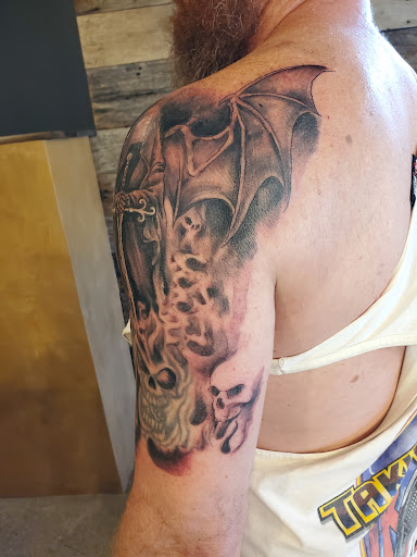 Tattoo Shop «Mothers Tattoo & Body Piercing», reviews and photos, 3625 Dixie Hwy, Elsmere, KY 41018, USA